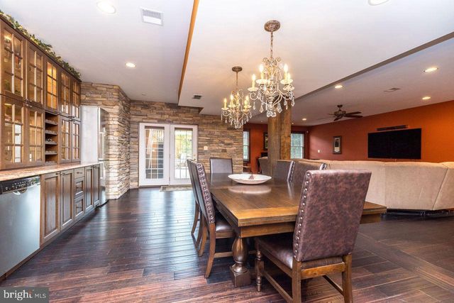 23 BRIANNA RD, Holland, PA 18966