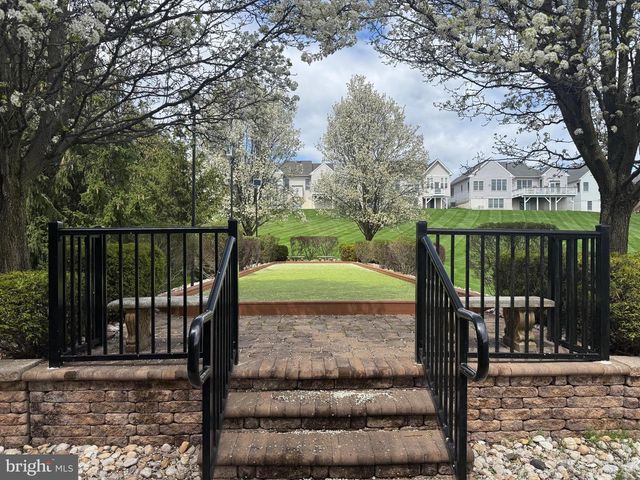 23 BRIANNA RD, Holland, PA 18966