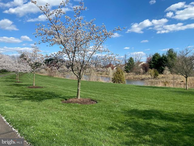 23 BRIANNA RD, Holland, PA 18966