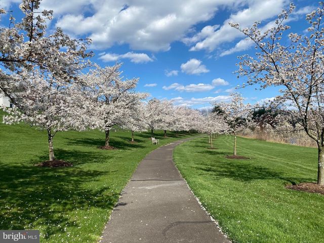 23 BRIANNA RD, Holland, PA 18966