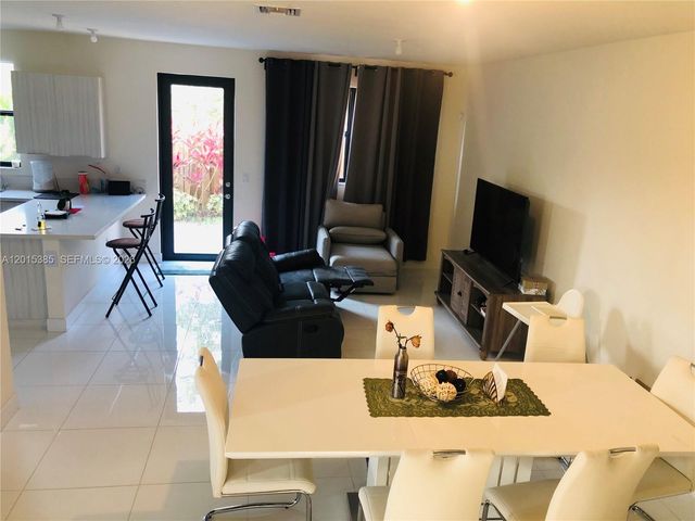 10597 NW NW 81 TERRACE 10597, Doral, FL 33178