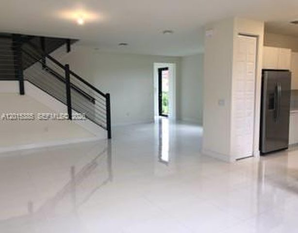 10597 NW NW 81 TERRACE 10597, Doral, FL 33178