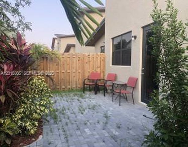 10597 NW NW 81 TERRACE 10597, Doral, FL 33178
