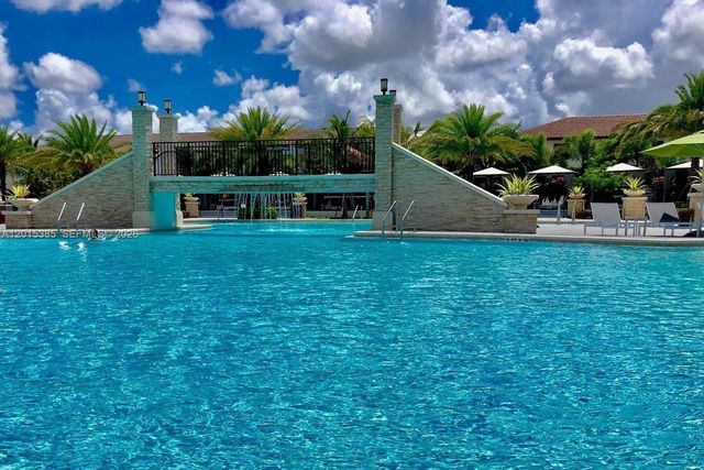 10597 NW NW 81 TERRACE 10597, Doral, FL 33178