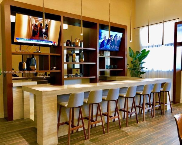 10597 NW NW 81 TERRACE 10597, Doral, FL 33178