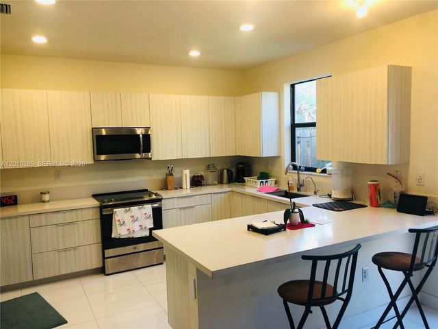 10597 NW NW 81 TERRACE 10597, Doral, FL 33178
