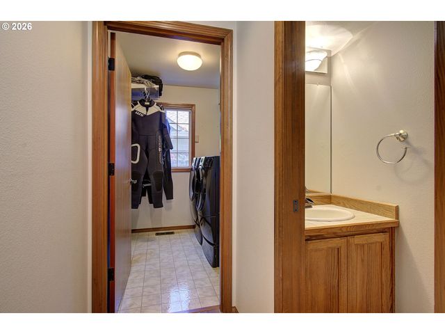 16165 Sw COPPER CREEK Dr, Portland, OR 97224