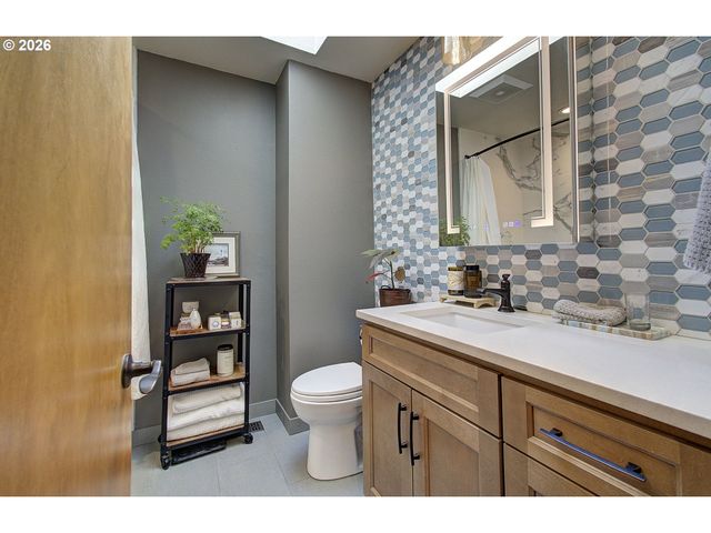 16165 Sw COPPER CREEK Dr, Portland, OR 97224