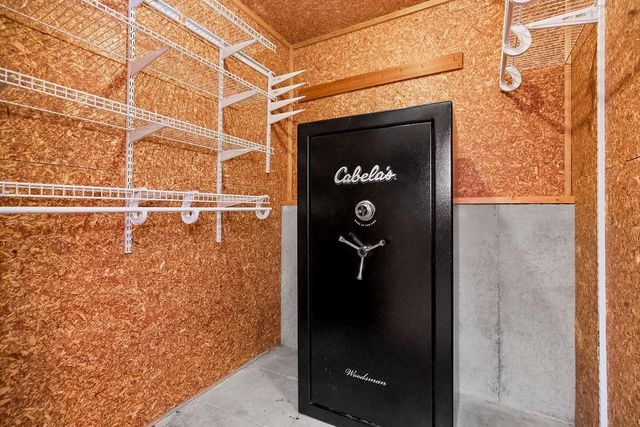 1003 Madelyn Drive, Kearney, MO 64060