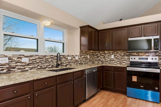 1003 Madelyn Drive, Kearney, MO 64060