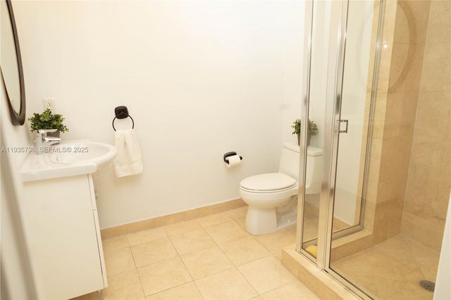 1800 S Ocean Dr 908, Hallandale Beach, FL 33009