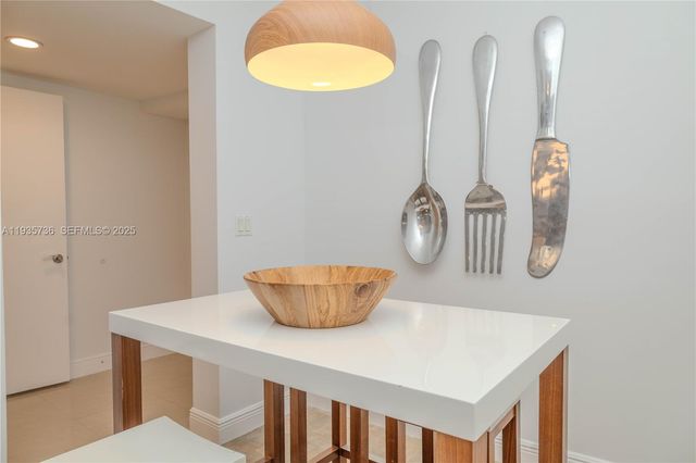 1800 S Ocean Dr 908, Hallandale Beach, FL 33009