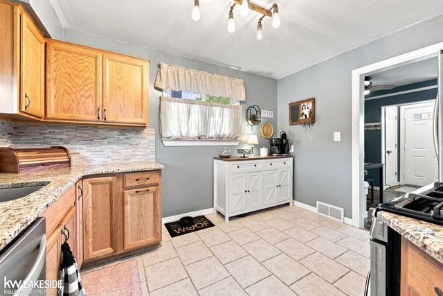 22834 E 13 Mile Road, Saint Clair Shores, MI 48082