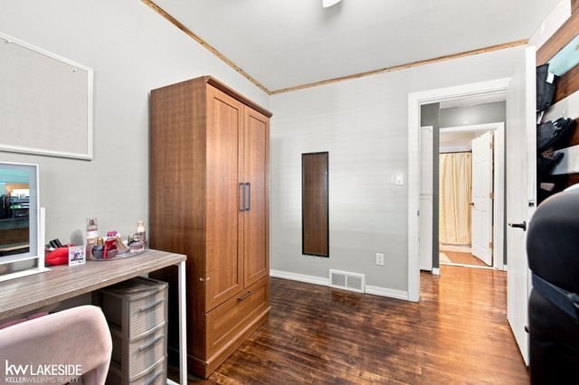 22834 E 13 Mile Road, Saint Clair Shores, MI 48082