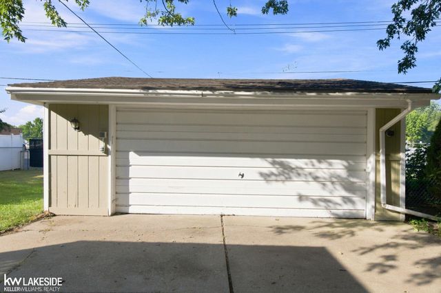 22834 E 13 Mile Road, Saint Clair Shores, MI 48082