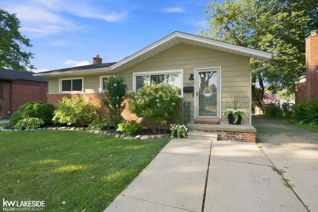 22834 E 13 Mile Road, Saint Clair Shores, MI 48082