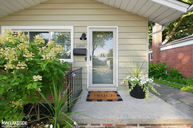 22834 E 13 Mile Road, Saint Clair Shores, MI 48082
