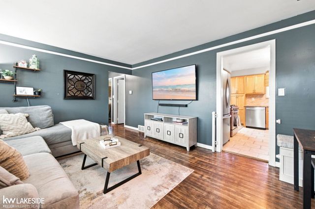 22834 E 13 Mile Road, Saint Clair Shores, MI 48082