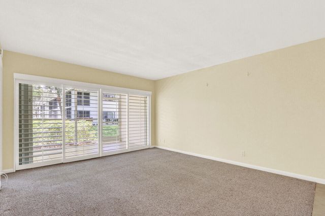 9 Westwood Avenue 102b, Tequesta, FL 33469