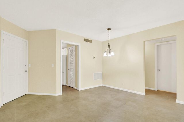 9 Westwood Avenue 102b, Tequesta, FL 33469