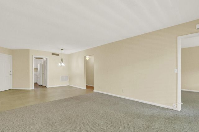 9 Westwood Avenue 102b, Tequesta, FL 33469