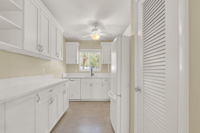 9 Westwood Avenue 102b, Tequesta, FL 33469