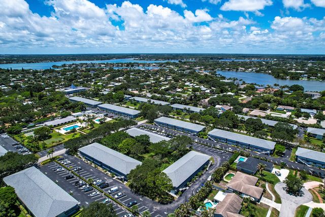 9 Westwood Avenue 102b, Tequesta, FL 33469