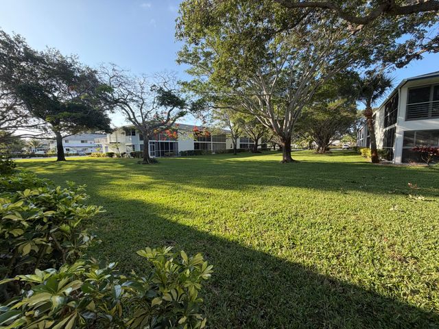 9 Westwood Avenue 102b, Tequesta, FL 33469