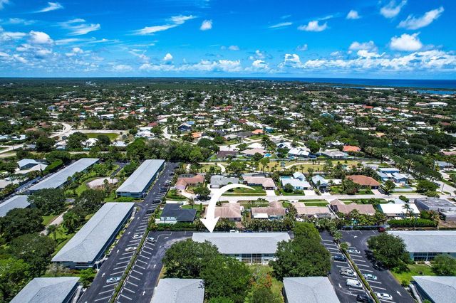9 Westwood Avenue 102b, Tequesta, FL 33469