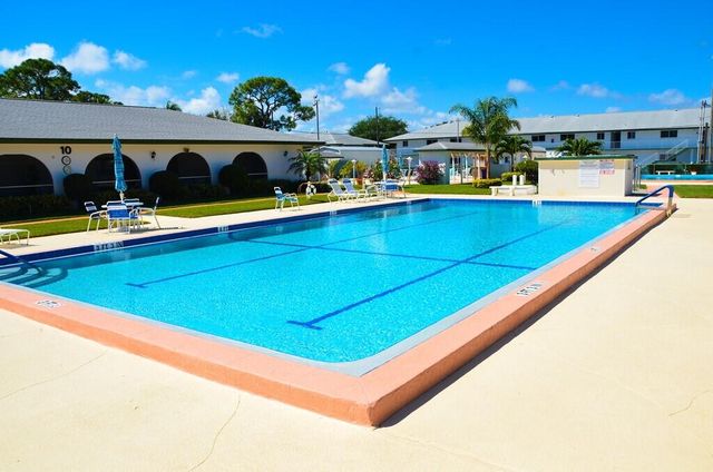 9 Westwood Avenue 102b, Tequesta, FL 33469