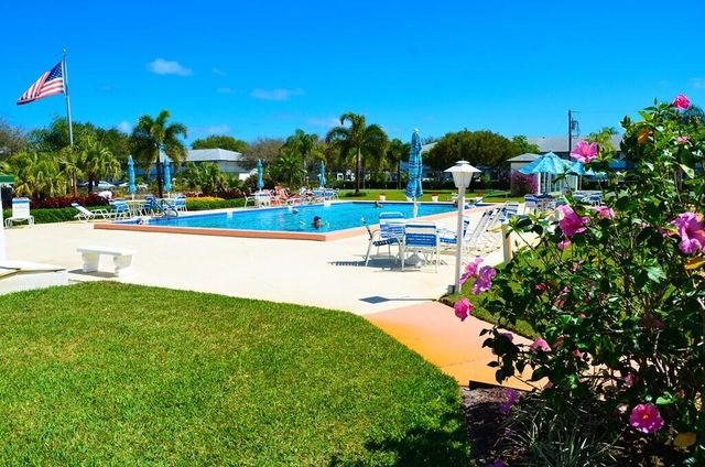 9 Westwood Avenue 102b, Tequesta, FL 33469