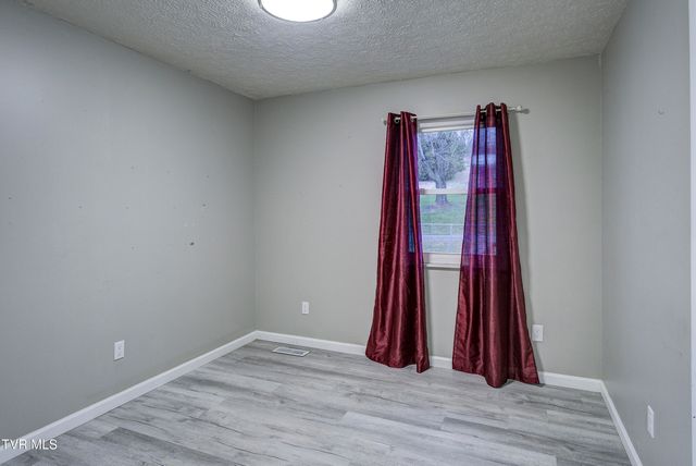 965 Roaring Fork Road, Greeneville, TN 37745