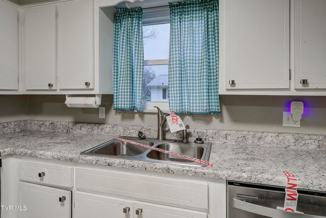 965 Roaring Fork Road, Greeneville, TN 37745