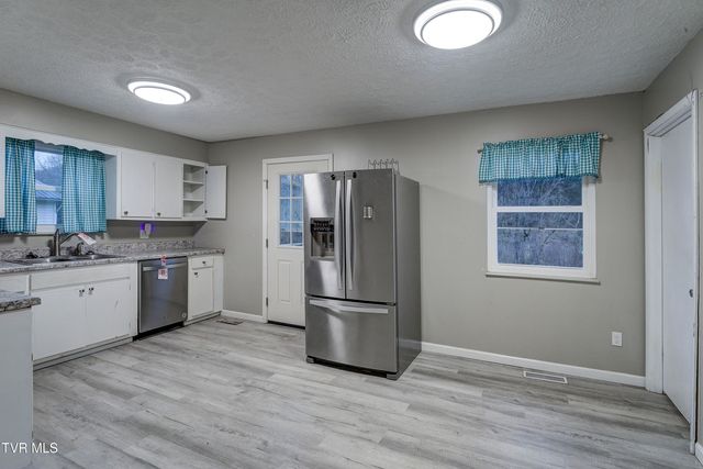 965 Roaring Fork Road, Greeneville, TN 37745