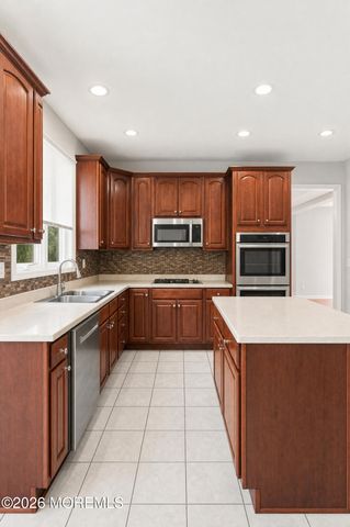 7 Salvatore Drive, Lakewood, NJ 08701