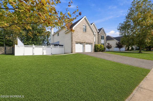 7 Salvatore Drive, Lakewood, NJ 08701