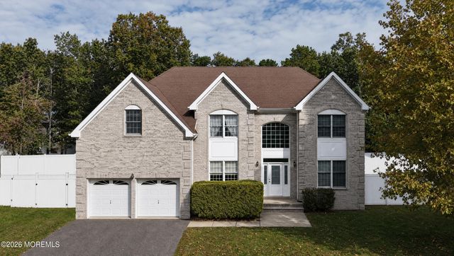 7 Salvatore Drive, Lakewood, NJ 08701