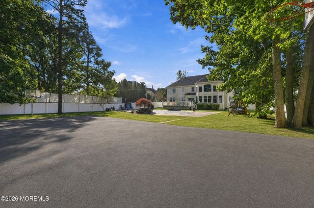 7 Salvatore Drive, Lakewood, NJ 08701