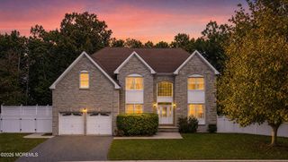 7 Salvatore Drive, Lakewood, NJ 08701
