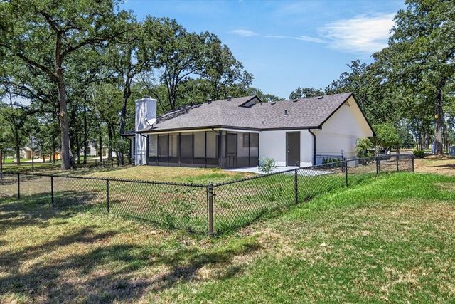 172 Colonial Drive, Mabank, TX 75156
