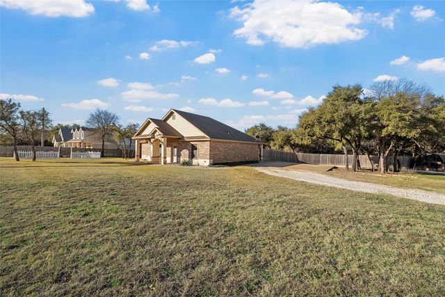207 Cresthill Circle, Valley Mills, TX 76689