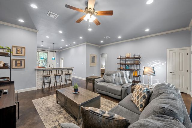 207 Cresthill Circle, Valley Mills, TX 76689