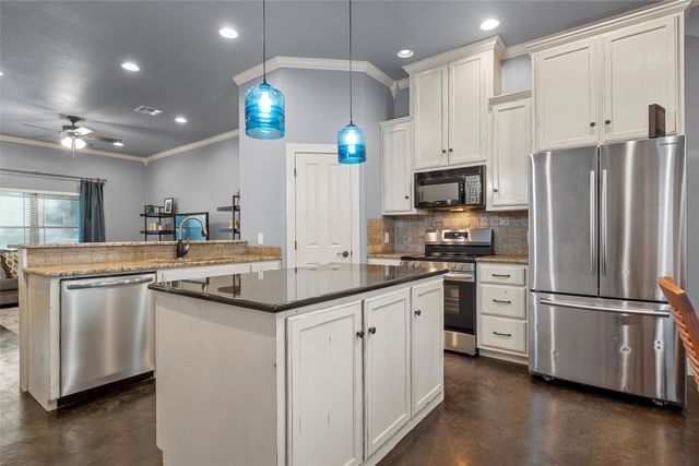 207 Cresthill Circle, Valley Mills, TX 76689