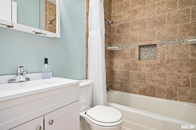 1109 E BROOKHILL Road, Peoria, IL 61615