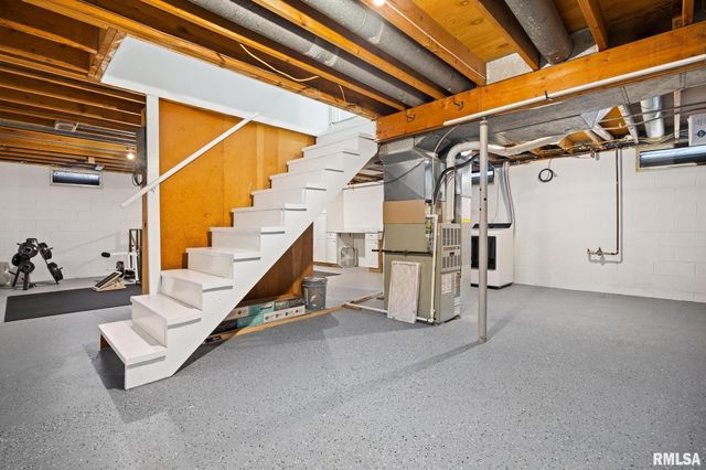 1109 E BROOKHILL Road, Peoria, IL 61615