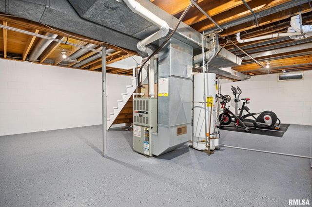 1109 E BROOKHILL Road, Peoria, IL 61615