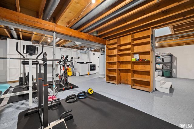 1109 E BROOKHILL Road, Peoria, IL 61615