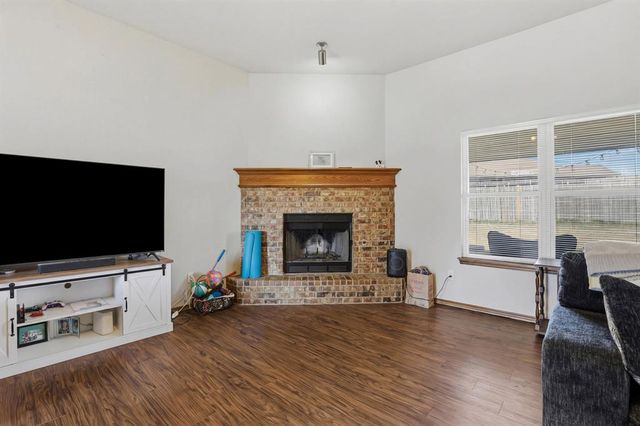 9305 Crooked Creek Lane, Moore, OK 73160