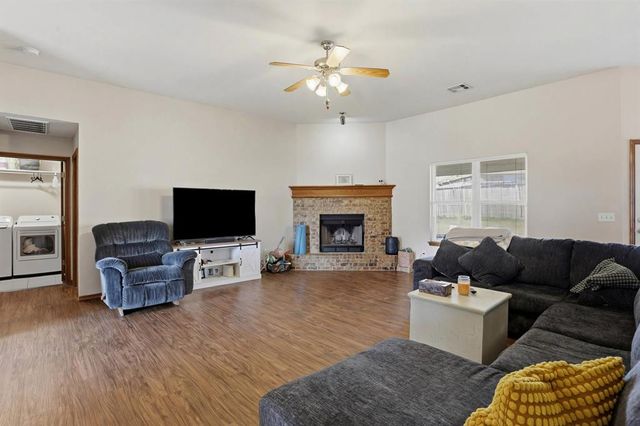 9305 Crooked Creek Lane, Moore, OK 73160