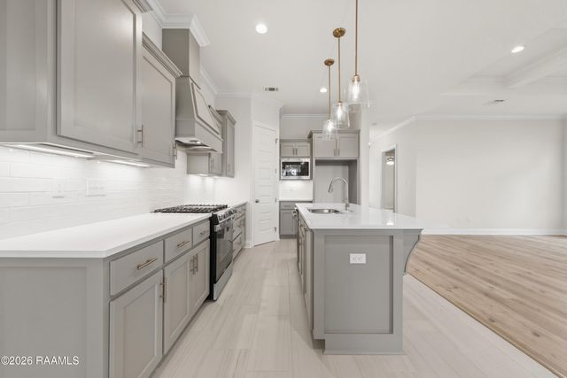 207 Grand Oak Drive, Broussard, LA 70518